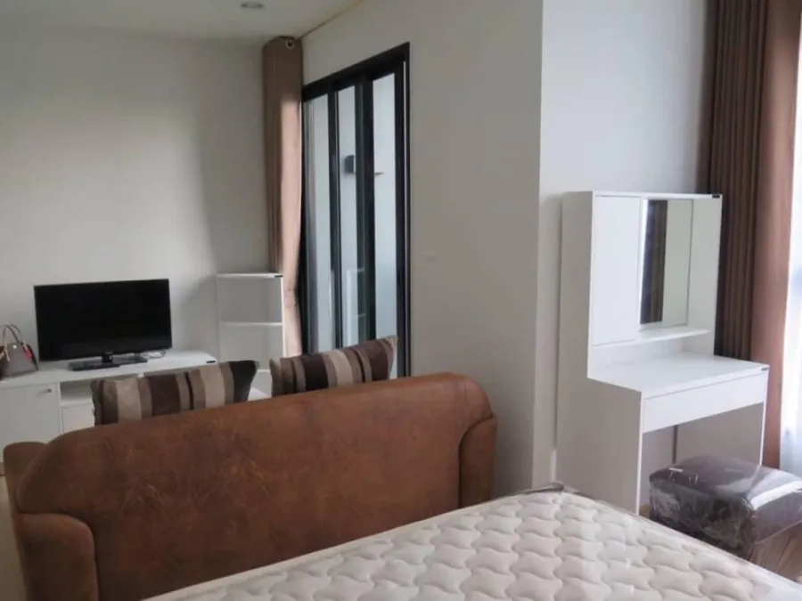 Condo for rent, The Base Rama 9 - Ramkhamhaeng, pool view, convenient transportation, don't wait.