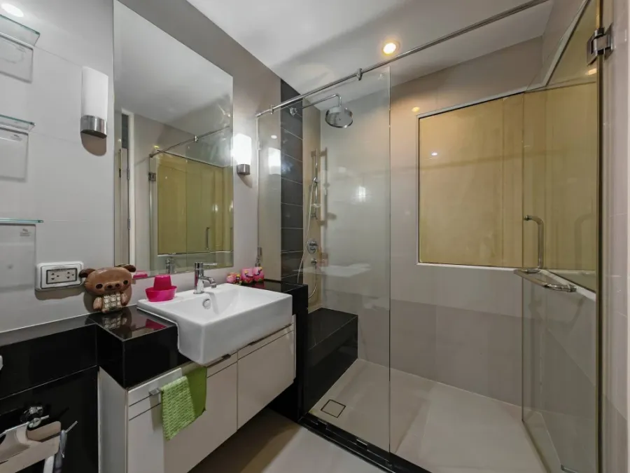 For rent: Supalai Premier Ratchathewi, 17th floor, fully furnished, very livable. Book now!