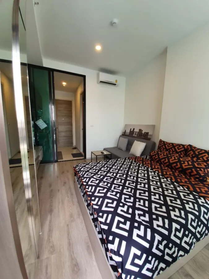 For rent, Knightsbridge collage Ramkhamhaeng, room ready to move in, 3rd floor, not very high, comes with a great price, book now.