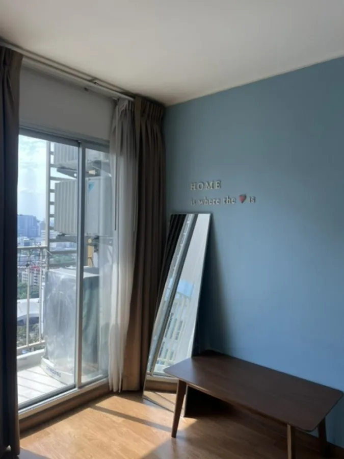 For sale: U Delight @ Chatuchak Station, 25th floor, complete with furniture and electrical appliances. Book now.