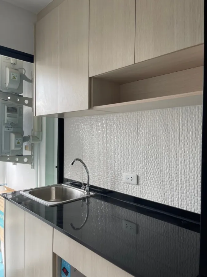 For sale: Reach Phahonyothin 52, nice room, built-in furniture. Affordable price Reserve first and stay first.