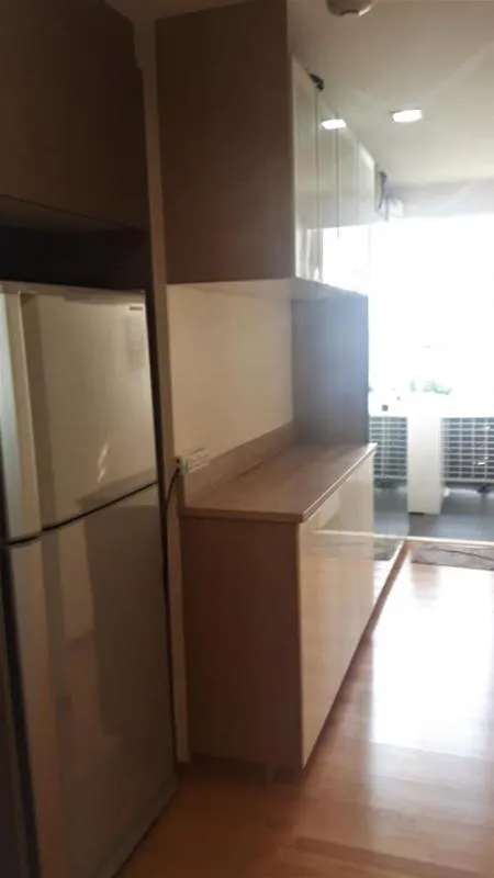 Urgent sale !! Issara Condo @ 42 Sukhumvit, good location, close to the train, ready to move in, can't miss it, hurry !!