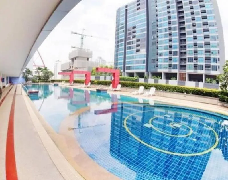 express!! For rent, The Trendy Condominium, 2 bedrooms, 2 bathrooms, 12th floor, beautiful city view, close to the train, can't be slow !!
