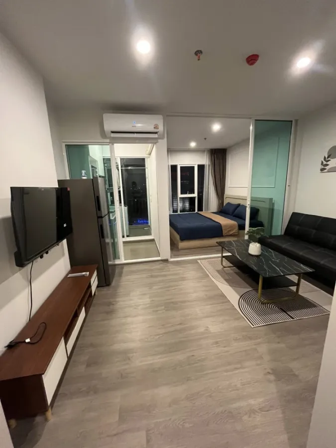 For rent: Regent home Bangna, well-separated room, Building D, high floor, outside view, ready to move in, book now, don't miss out.
