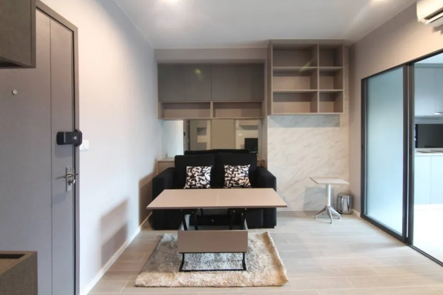 Condo for rent, Ideo Sukhumvit 93, the room is not hot, the furniture is build in, the price is tangible, hurry up.