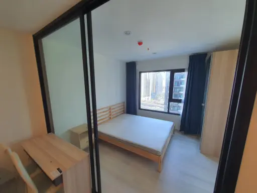 Condo for rent, Life Asoke, ready to move in, affordable price, 23rd floor, pool view, I can tell you that you must not miss it.