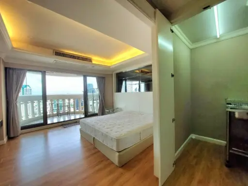 ขายคอนโด สเตท ทาวเวอร์ สีลม 1 ห้องนอน 1 ห้องน้ำ เฟอร์+เครื่องใช้ไฟฟ้าครบ วิวสูง จองเลย