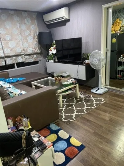 For rent!! Condo Lumpini Ville Cultural Center, spacious room, completely new kitchen. Install new wallpaper, don't miss it!!