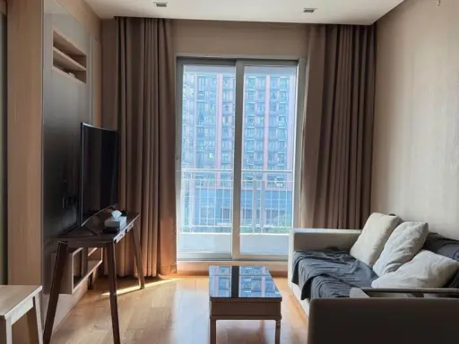 For rent: The Address Asoke, beautifully decorated with built-in furniture, fully furnished, full of electrical appliances, you must get it.