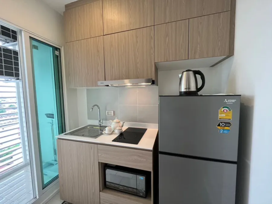 Urgent sale!! Condo De Lapis Charan 81, 21st floor, beautiful room, fully furnished, ready to move in. Reserve now!!