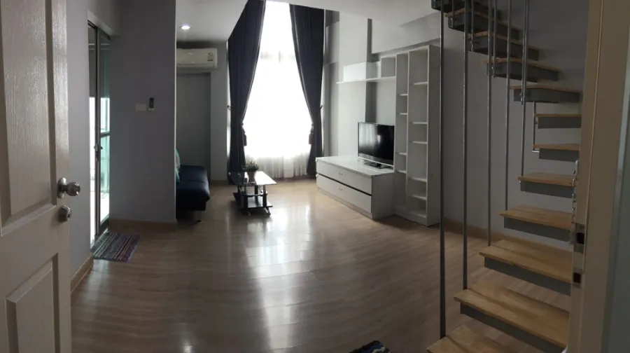 ให้เช่า ซูม คอนโด เพลส Duplex 2 ชั้น กว้างมาก เฟอร์นิเจอร์จัดหนัก เครื่องใช้ไฟฟ้าจัดเต็ม พร้อมอยู่