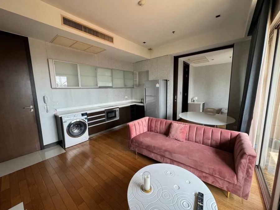 For sale or rent, The Loft Yen Akat, large, spacious room, not cramped, good built-in wardrobe, don't miss it.