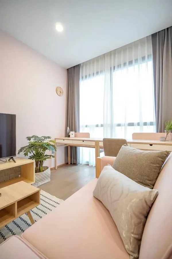 Ashton Chula-Silom for rent, high floor, beautiful view, very nice decorated room It's worth buying for investment or living by yourself. Book now.