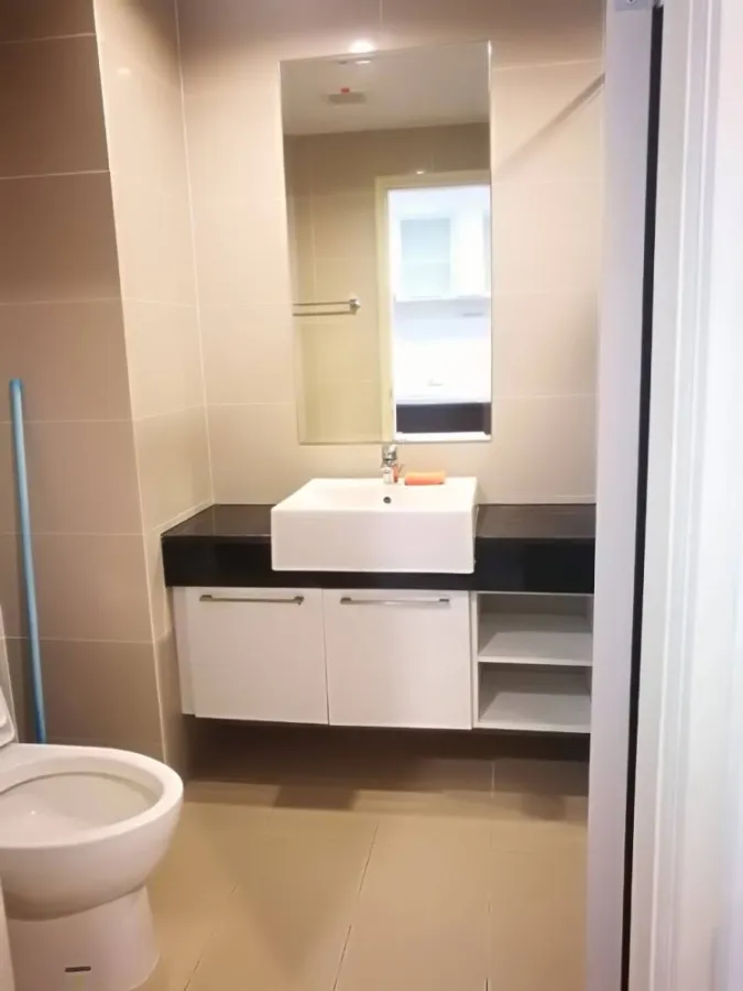 Urgent sale!! Condo Supalai Lite Sathorn-Charoenrat, 8th floor, pool view, beautiful room, ready to move in, hurry up and book now!!