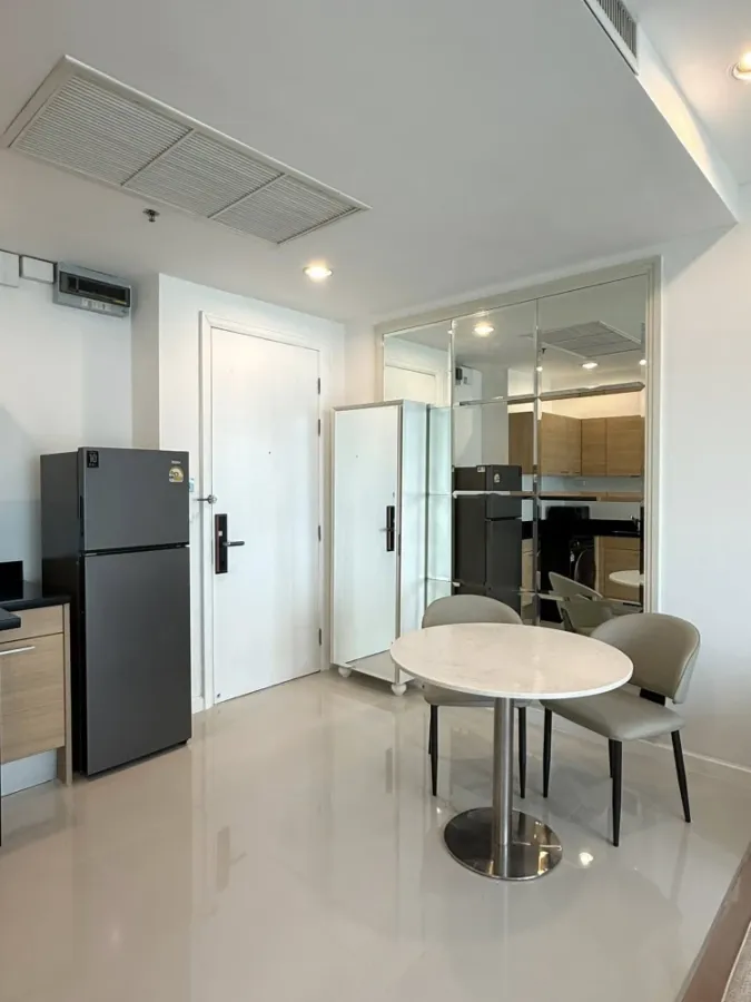 ขาย ให้เช่า The Address Chidlom ห้องมุมให้ความเป็นส่วนตัว ทำเลดี พื้นทีใช้สอยเยอะ รีบจองเลยตอนนี้จ้า
