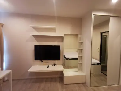 For sale: Plum Condo Central Station, studio room, high floor view. Ready to move in, good price, don't miss it.