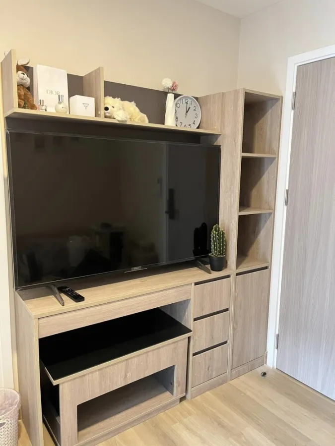 For rent: The Independent Condo Amata, pool view, simple decorated room. With a large TV If you don't reserve, you'll miss a lot.