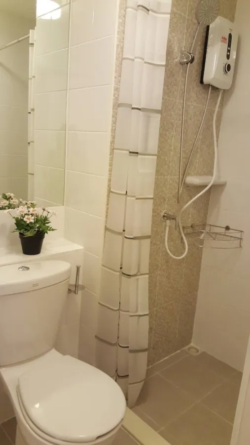 For sale, for rent, Plum Condo Central Station Phase 2, fully furnished room. Complete with electrical appliances and furniture. Book now.