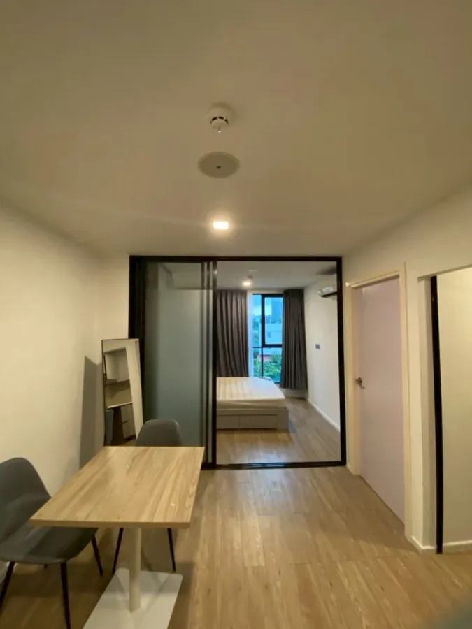 ให้เช่า atmoz ladprao 15 แบบ 1 bed plus 1 bath พื้นที่ใช้สอยเยอะ พร้อมตกแต่งครบครัน รีบจองก่อนพลาด