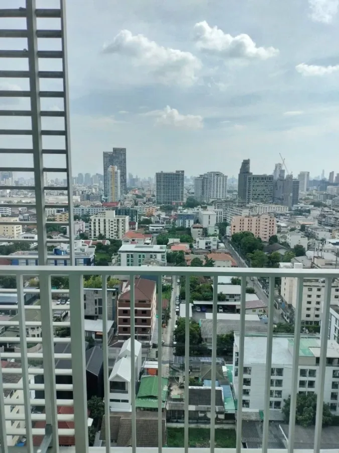ให้เช่า Abstracts Phahonyothin Park ตึก A ชั้น 19 ( วิวดีไม่บล็อค ) พื้นที่กว้างขวางอยู่สบาย ห้ามพลาด