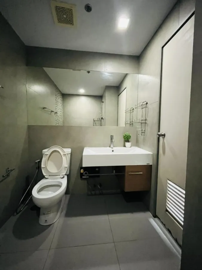 Condo for sale, for rent, Grene Chaengwattana, 20th floor, beautiful view, open and airy, no tall buildings blocking it. Hurry and reserve yours now.
