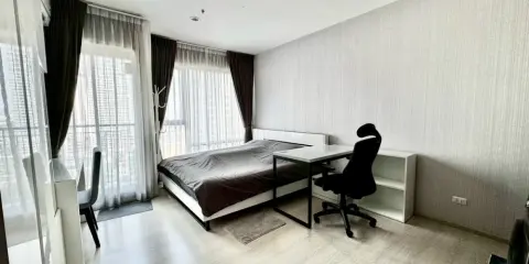 ให้เช่า Rhythm Asoke ชั้น 15 วิวสระน้ำ ห้องแต่งครบ น่าอยู่ สนใจจองเลย ห้ามพลาด