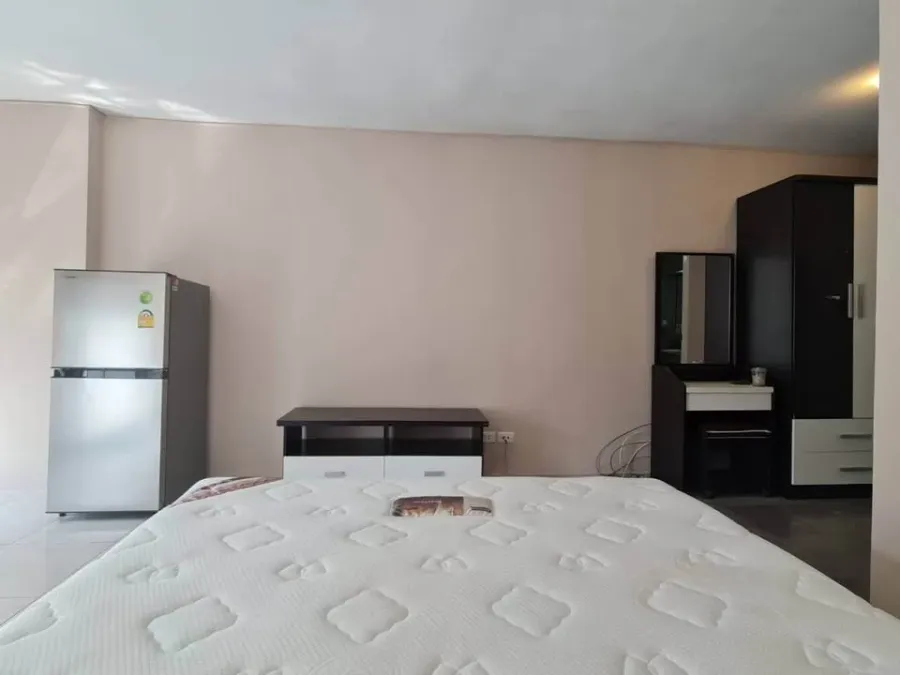 Condo for rent, Family Park, Lat Phrao 48, studio room, 7th floor, pool view, good price, come and reserve now, don't delay.