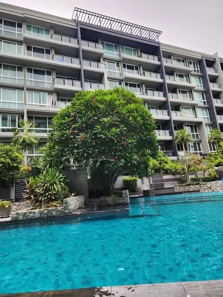 Condo Apus for rent, spacious room, lots of usable space, beautiful wallpaper, good location, don't miss out on this great deal.