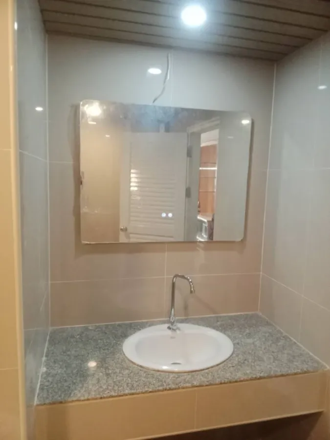 Condo for rent, Supalai Park Phahonyothin 21, has balcony, ready to move in. Complete electrical appliances