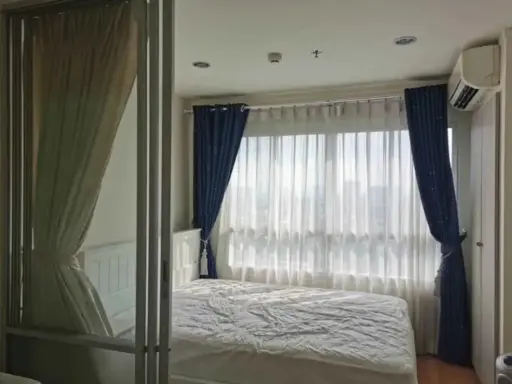 For rent, Lumpini Ville Prachachuen - Phong Phet 2, this room has a great view, fully furnished, plus a very satisfying price. Book now, quickly.