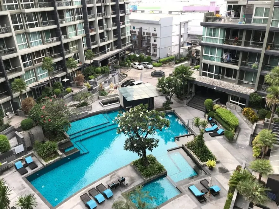 Sell / rent Apus Condo (Central Pattaya), pool view, large balcony, quiet, private, book now!