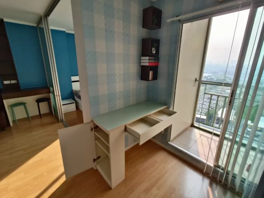 For sale: Lumpini Place Srinakarin-Huamak Station, studio room, good location, fully furnished, beautiful city view, no blocking, reserve now!