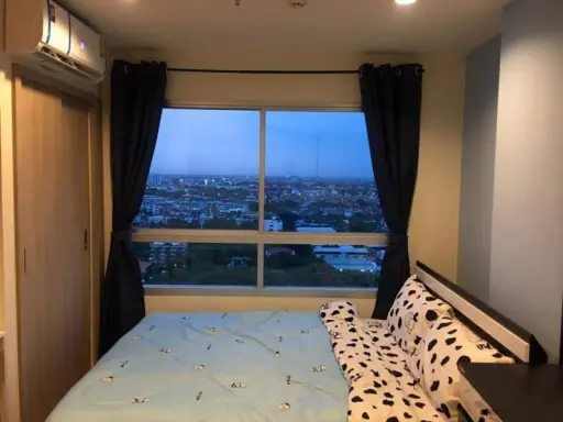 For rent, Lumpini Park Petchkasem 98, comfortable decorated room. Lie down and enjoy the view of the city. Traveling is easy, don't miss it.