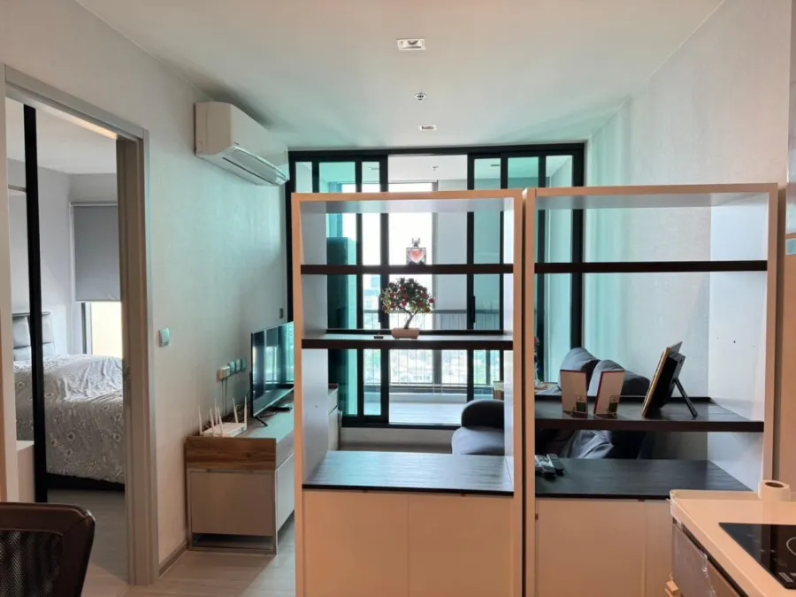 Condo for rent, Life Sukhumvit 62, separated room. Complete set of furniture + electrical appliances. Reserve now.