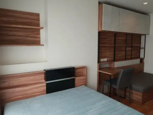 lumpini park Petchkasem 98 for rent, high floor studio room cool city view Fully furnished, but you can move in immediately.