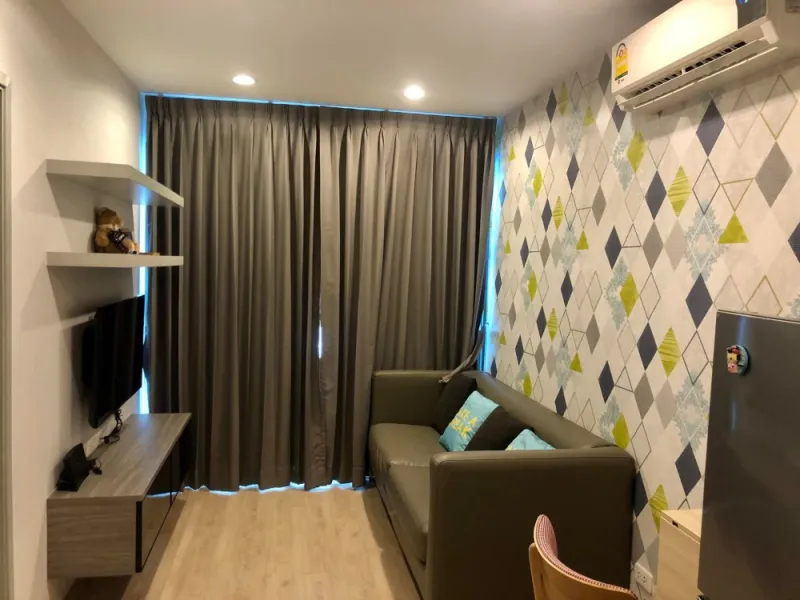 For sale Ideo wutthakat ห้องมุม วิวสระว่ายน้ำ ติอวอลเปเปอร์อย่างดี แถมราคาสุดคุ้ม รีบมาจองด่วนๆ