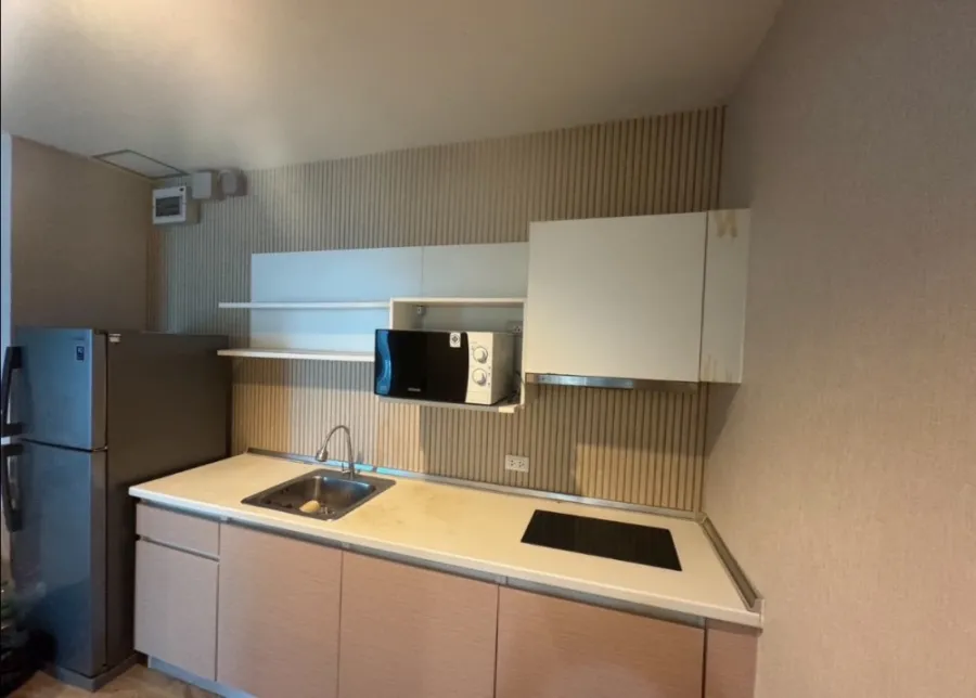 Sell ​​Akasin place condo, big room, corner was on the top floor furniture is ready Plus the best price, don't miss it.