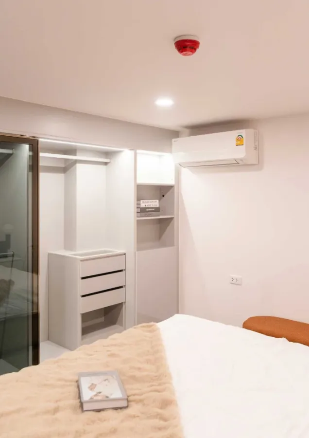 For rent and sale: So Origin Kaset Interchange, a lovely room with high, airy ceilings, a well-toned decor, and a beautiful view. Reserve now!