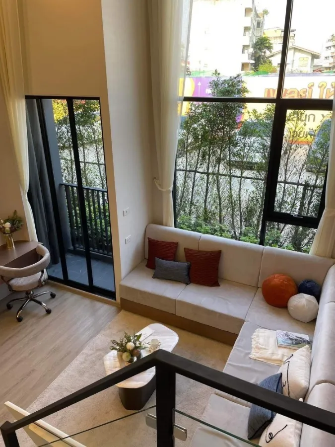 Selling down payment for Origin Play Bang Khun Non room, 20th floor, MRT view is southeast, not hot. Buy now, don't wait.