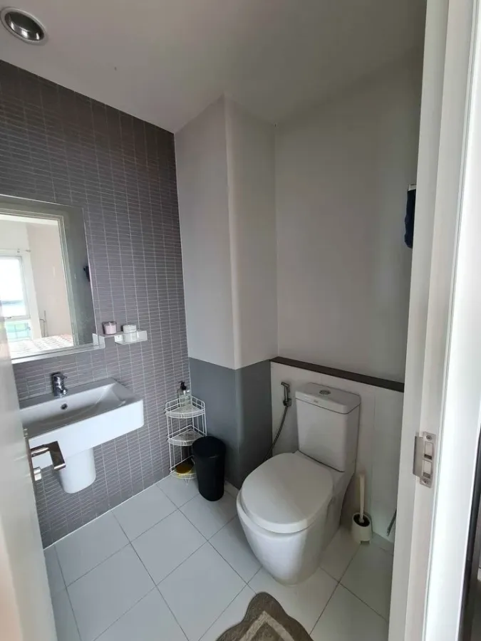 Condo for rent, The Key Chaengwattana, 6th floor, not very high, spacious room, great view, you shouldn't miss it.