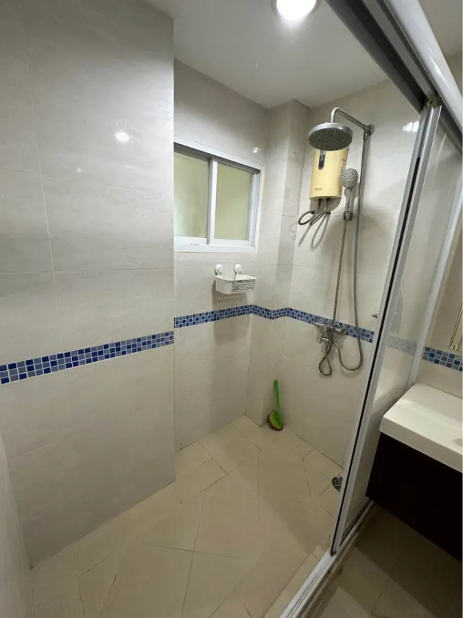 For sale, for rent, Life @ Phahonyothin-Ari, stunning city view, fully furnished, book now and you won't be disappointed.