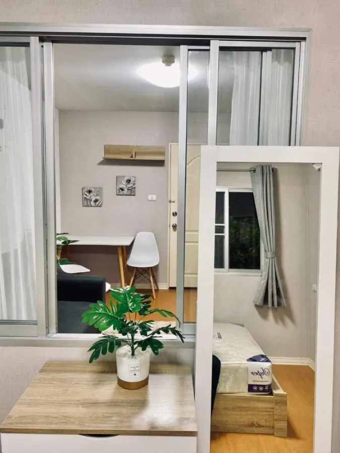 For rent, Lumpini Condo Town Rattanathibet, beautiful looking room, complete electrical appliances Hurry up to reserve now.