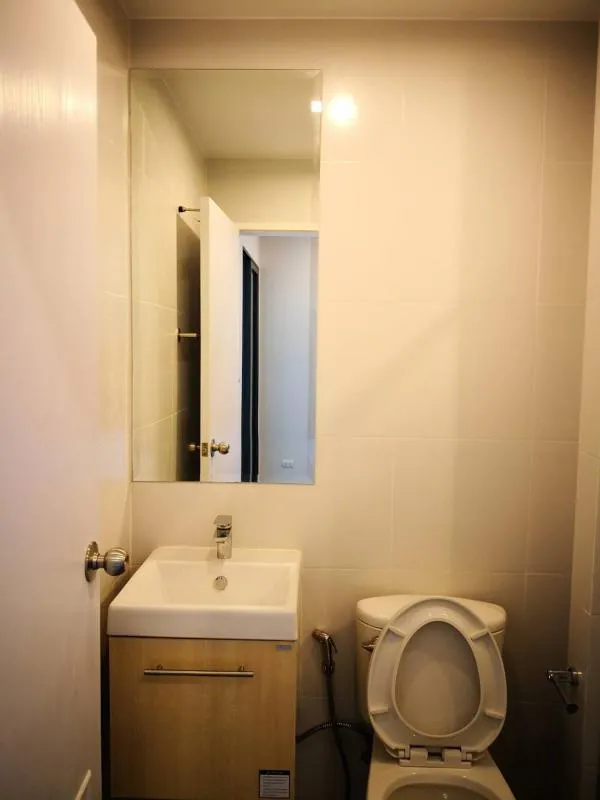 Woww Condo for rent, Metro Sky Prachachuen, 1 bedroom, 9th floor, amazing pool view. Affordable price. Urgent rent.