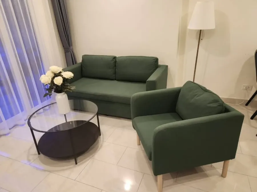 For rent: Grand Avenue Residence (Central Pattaya), room on the 1st floor with direct access to the swimming pool, very spacious area, interested in b