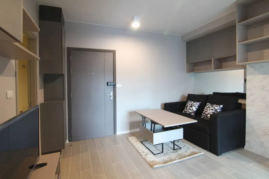 Condo for rent, Ideo Sukhumvit 93, the room is not hot, the furniture is build in, the price is tangible, hurry up.