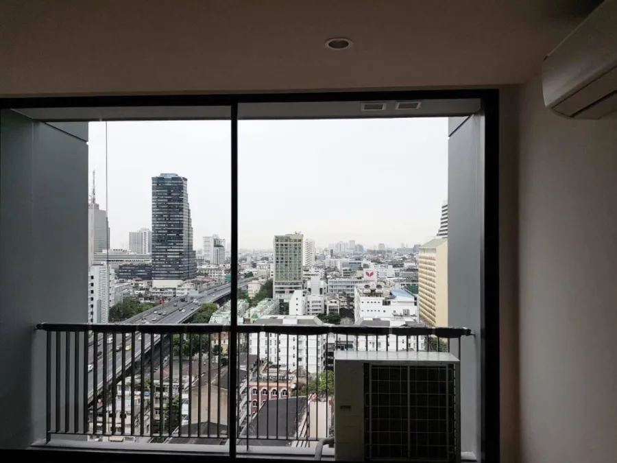Sell, rent, Noble Revo Silom, 18th floor, empty room, central area, complete facilities. You can't reserve it anymore. Hurry up.