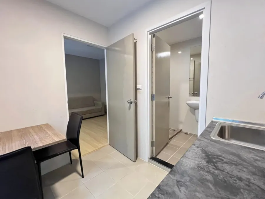 For rent, Lesto Condo, separated rooms into sections. Ready to move in immediately. You can carry your bag.