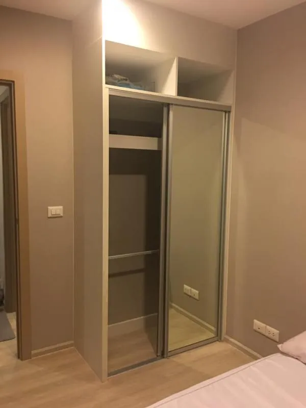 Ready to move in Condolette Mist Rama 9 for rent, fully furnished, electrical appliances ready. There is no cheaper than this. Let's get it.