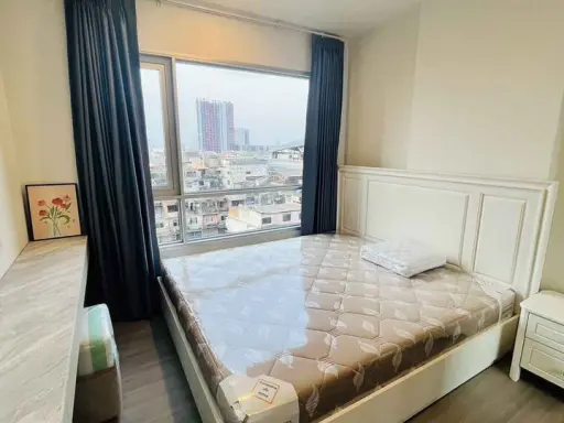Condo for rent, The President Charan - Yaek Fai Chai Station, spacious room. Plenty of usable space, good price, hurry and reserve.