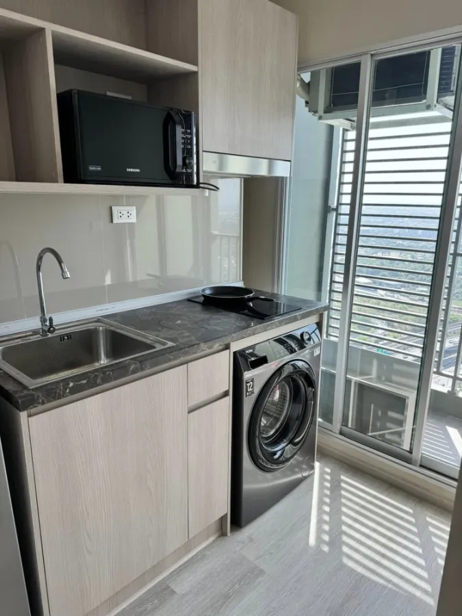 Condo for rent, Elio Sathorn-Wutthakat, studio room, 36th floor, city view, decorated in minimalist style, don't wait.